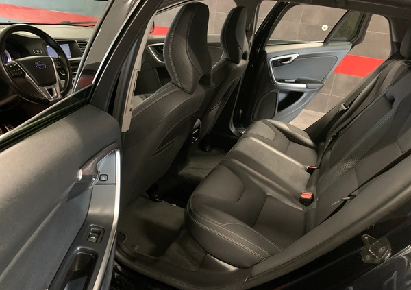 Volvo V60 cena 34900 przebieg: 249000, rok produkcji 2012 z Opalenica małe 191